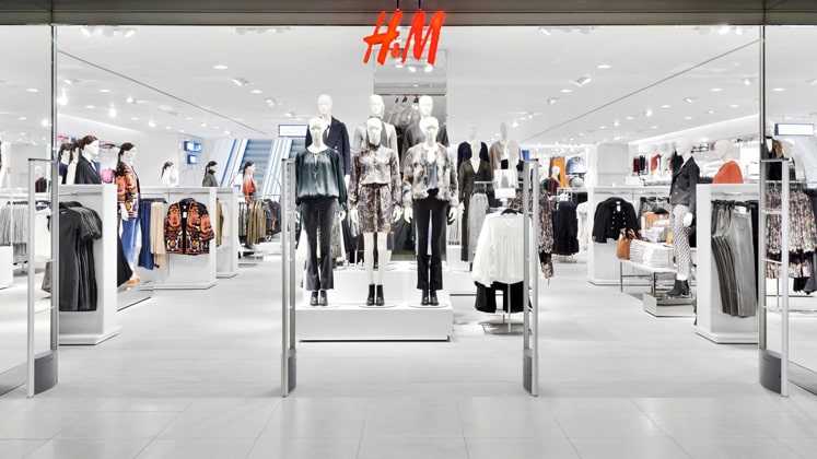 H&amp;M Group’s net sales decrease by 50% in Q2